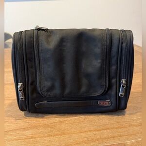Tumi Alpha Hanging Toiletry Bag Black Ballistic Nylon Travel Organizer Dopp Kit
